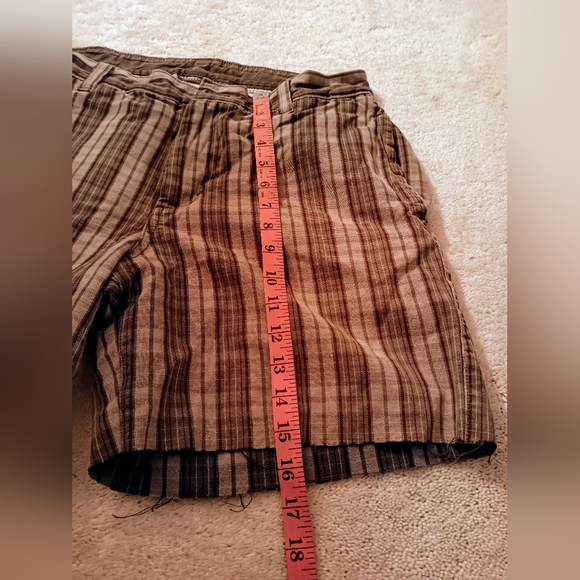 The North Face~Upcycled Brown Plaid Flat Front Shorts - Picture 3 of 12